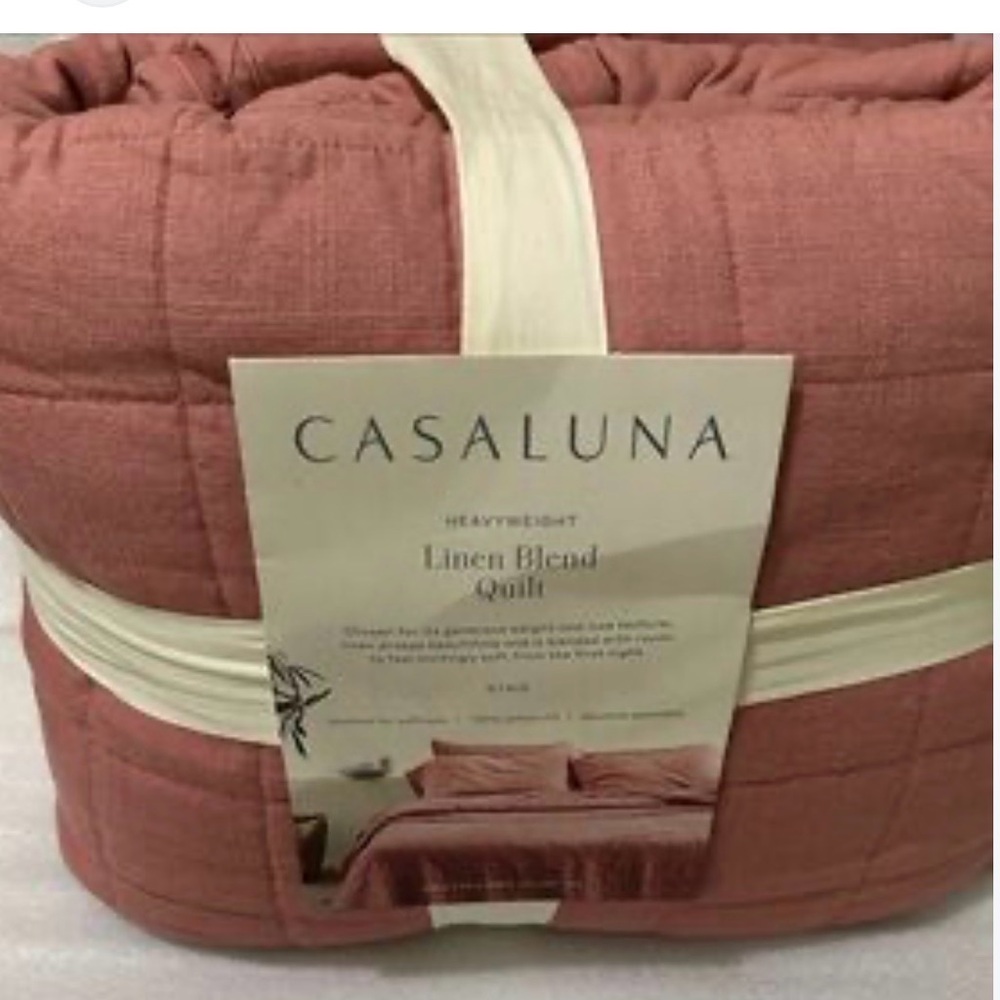 Casaluna a heavy weight quilt with two matching shams